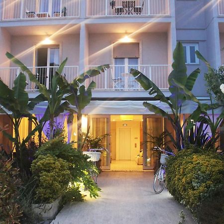 Hotel Bijou Forte dei Marmi Exterior photo