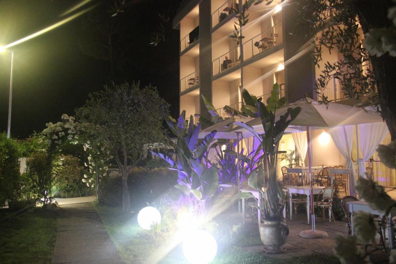 Hotel Bijou Forte dei Marmi Exterior photo
